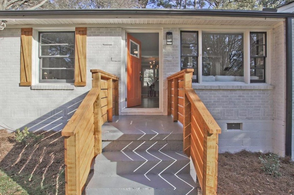 1402 Midlawn Dr, Decatur GA  30032-2843 exterior