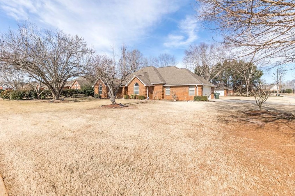 100 Ashley Ct, Warner Robins GA  31088-2550 exterior