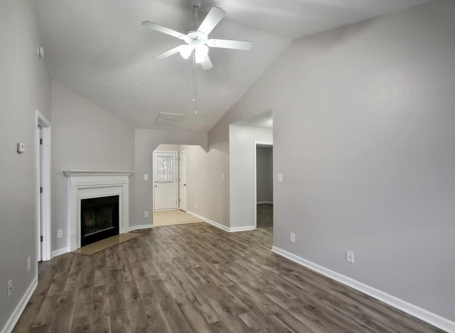 315 Onyx Ct, Atlanta GA  30349-8458 exterior