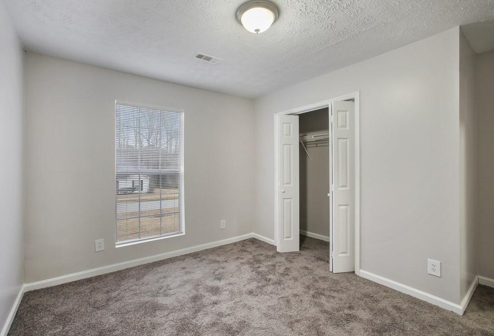 315 Onyx Ct, Atlanta GA  30349-8458 exterior