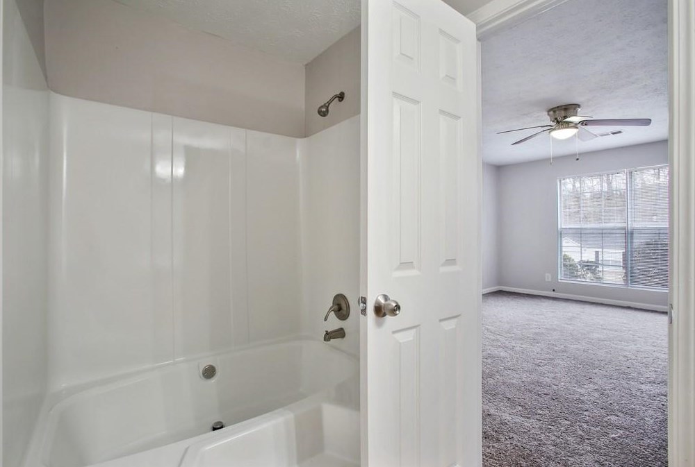 315 Onyx Ct, Atlanta GA  30349-8458 exterior