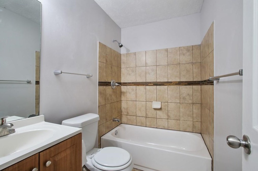 315 Onyx Ct, Atlanta GA  30349-8458 exterior