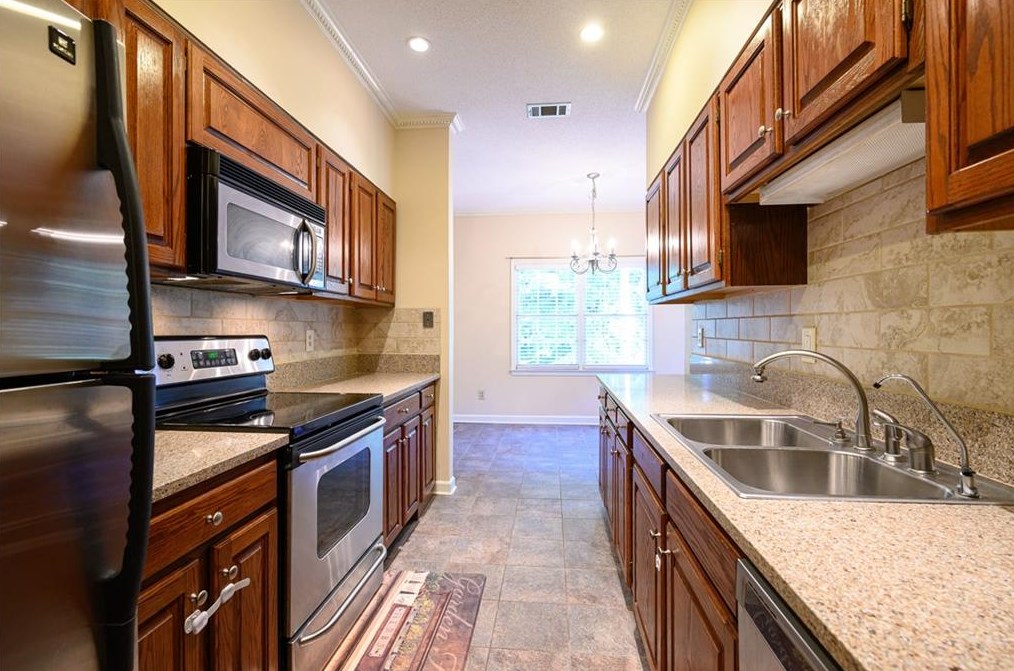 3114 Vinings Rdg Dr, Atlanta GA 30339-3770 exterior