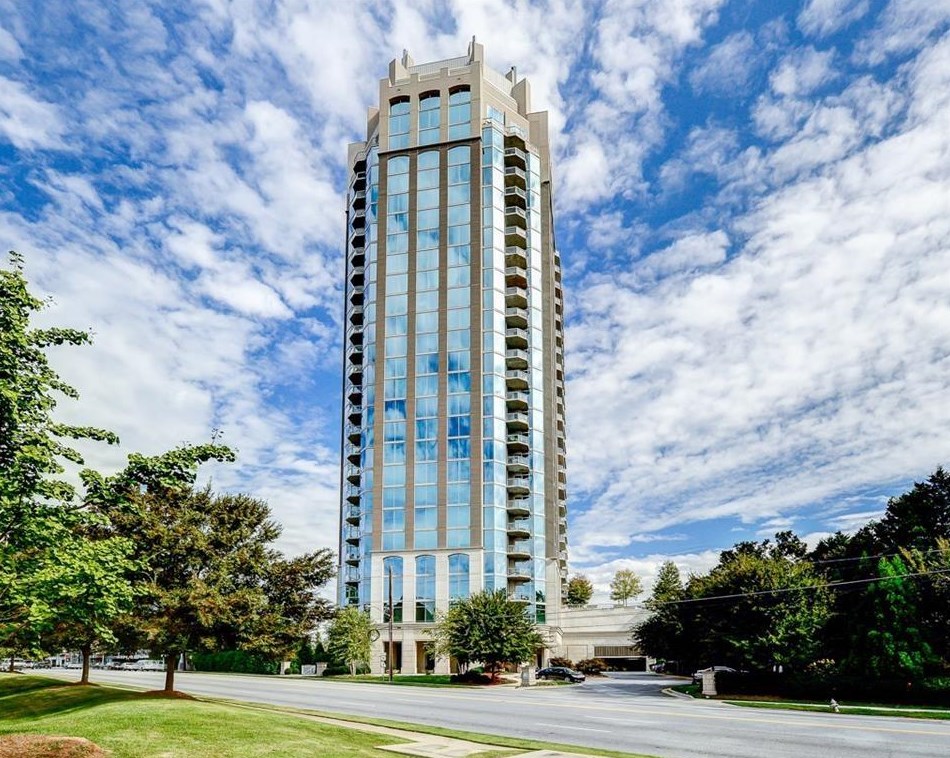 2795 Peachtree Rd, Atlanta GA  30305-3671 exterior