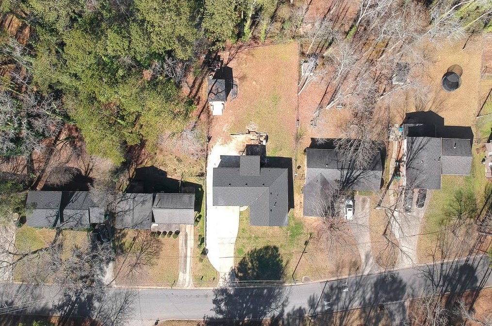 4000 Maplewood Dr, Decatur GA  30035-2339 exterior