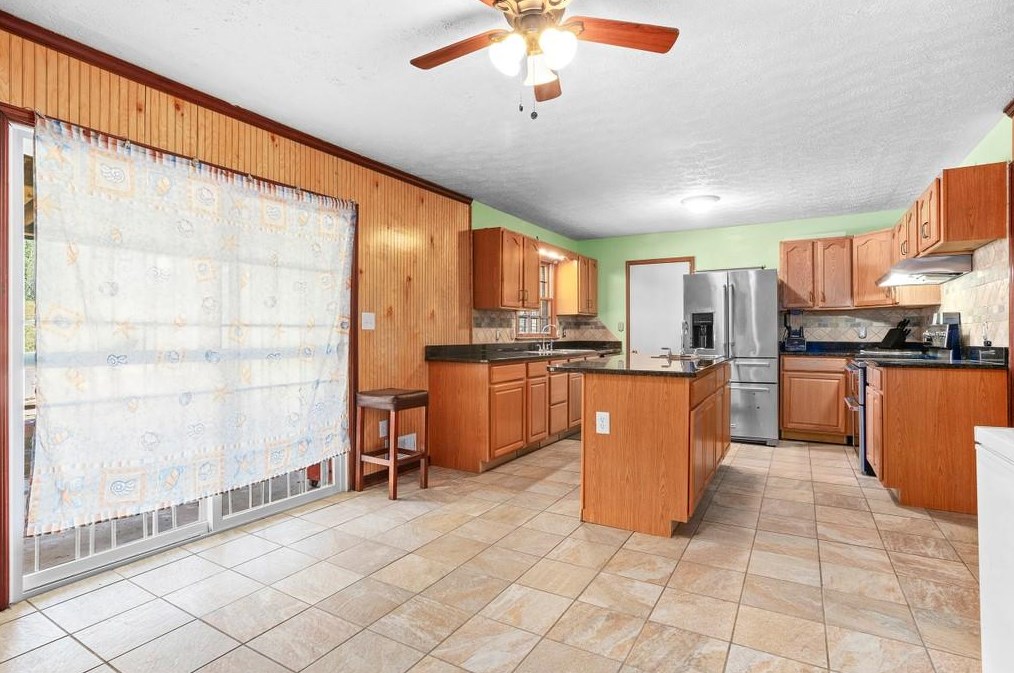 4000 Maplewood Dr, Decatur GA  30035-2339 exterior