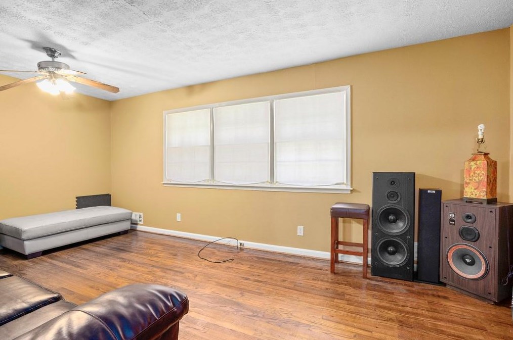 4000 Maplewood Dr, Decatur GA  30035-2339 exterior