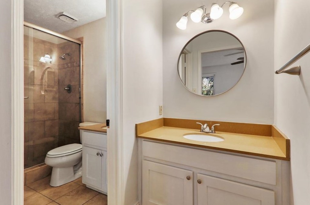 828 Heritage Sq, Decatur GA 30033-4178 exterior