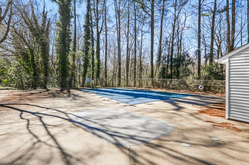 828 Heritage Sq, Decatur GA 30033-4178 exterior