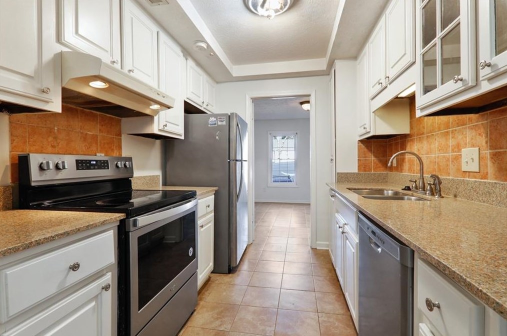 828 Heritage Sq, Decatur GA 30033-4178 exterior