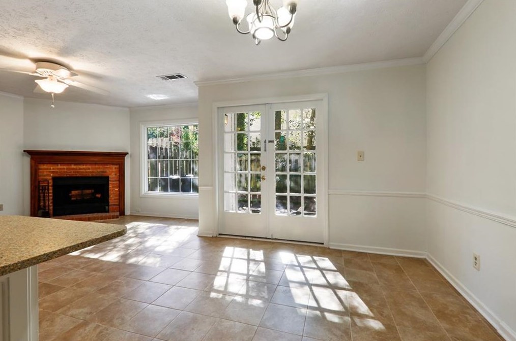 828 Heritage Sq, Decatur GA 30033-4178 exterior