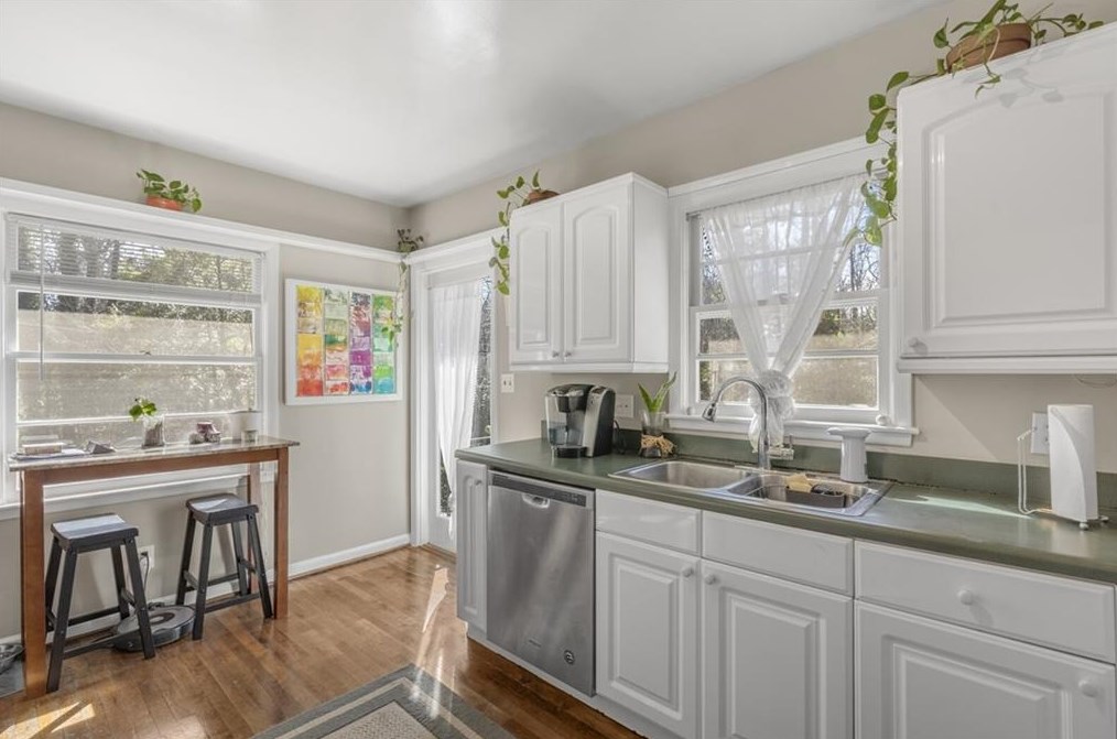 1870 Windemere Dr, Atlanta GA  30324-4918 exterior