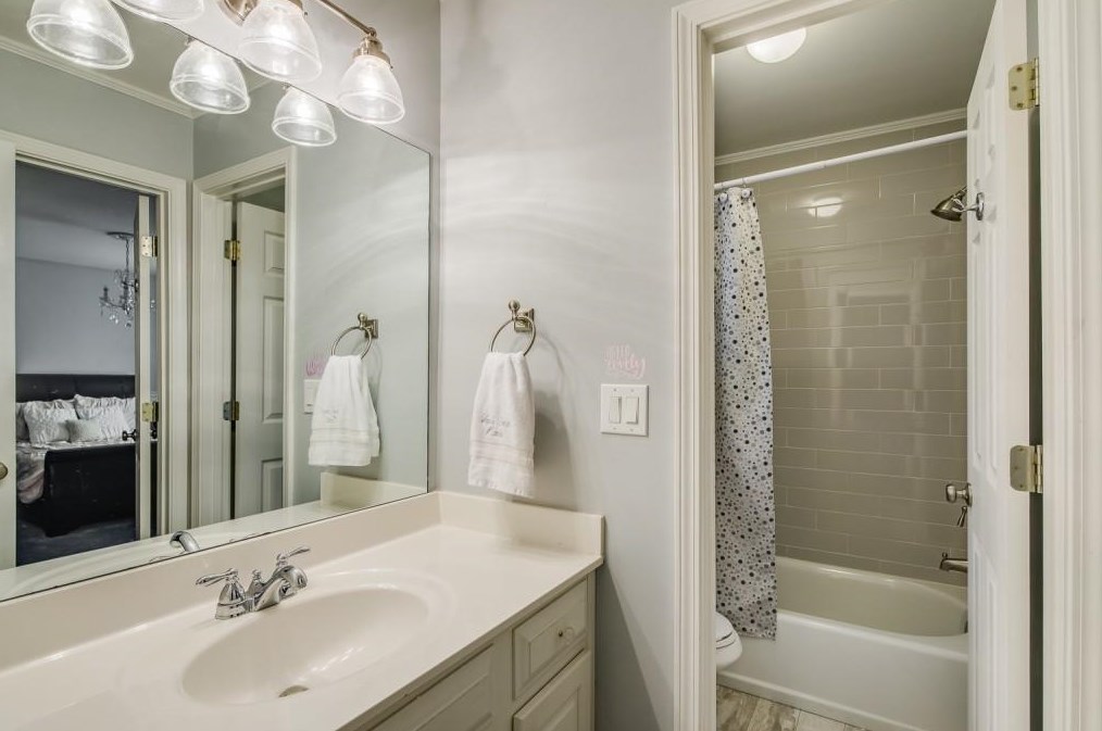1205 Whitehall Pointe, Atlanta GA  30338-2654 exterior