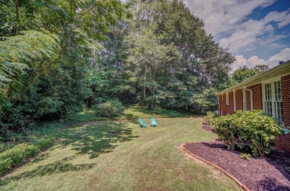 220 Beachland Dr, Atlanta, GA 30342