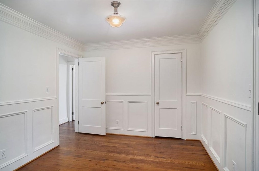 2602 Pineview Dr, Decatur GA  30030-1633 exterior