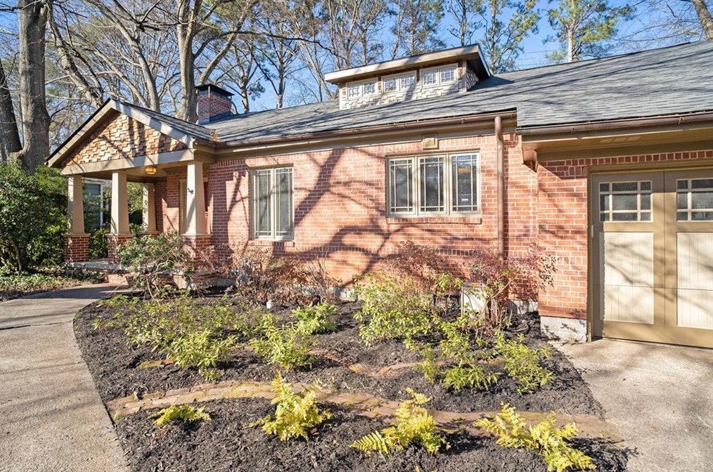 2602 Pineview Dr, Decatur GA  30030-1633 exterior