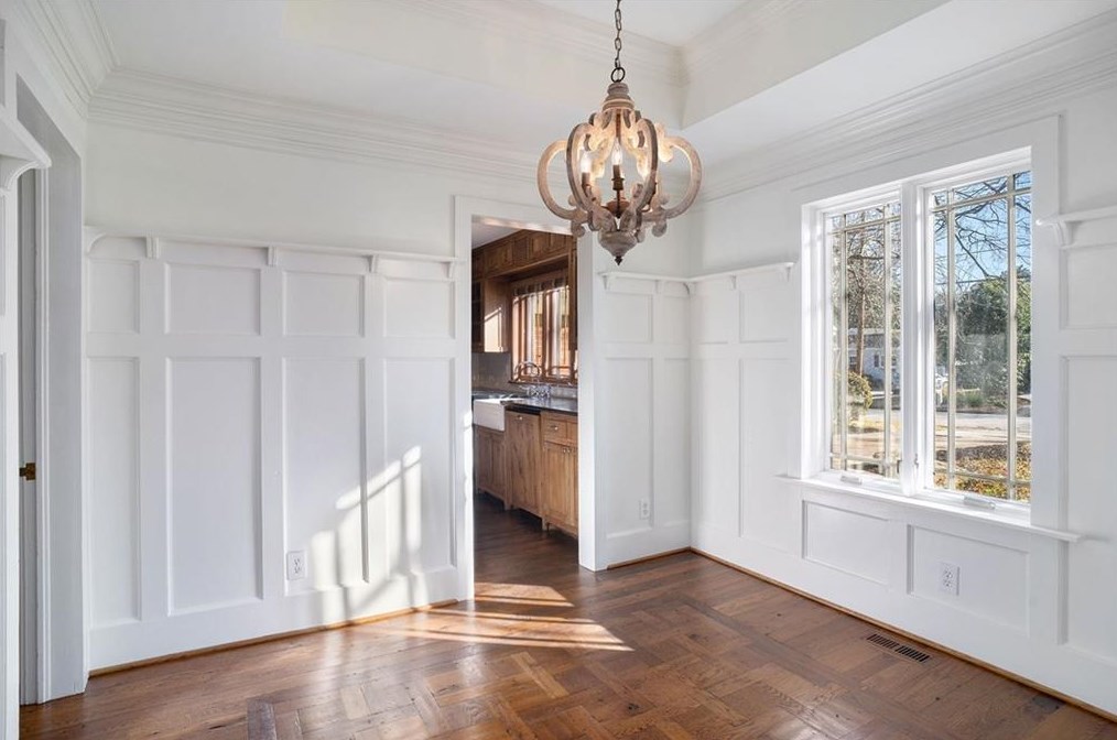 2602 Pineview Dr, Decatur GA  30030-1633 exterior