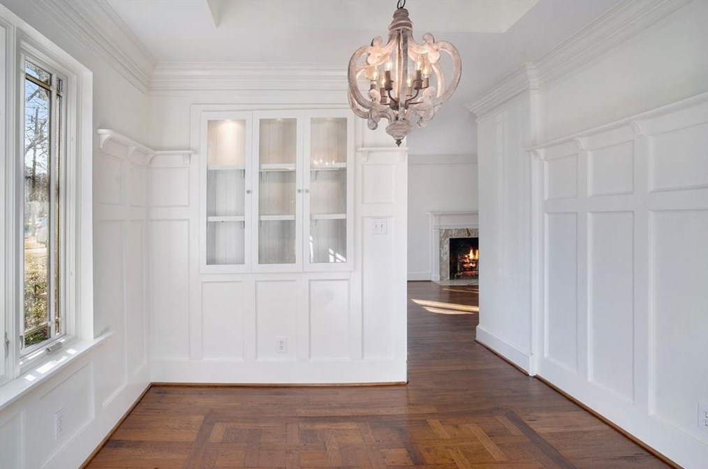 2602 Pineview Dr, Decatur GA  30030-1633 exterior