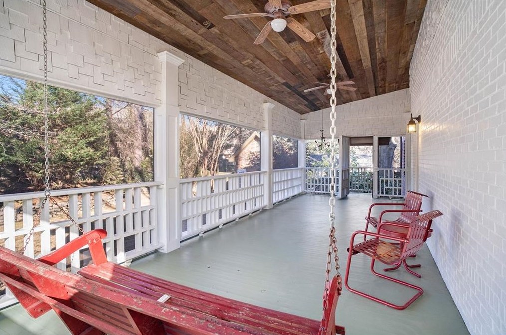 2602 Pineview Dr, Decatur GA  30030-1633 exterior