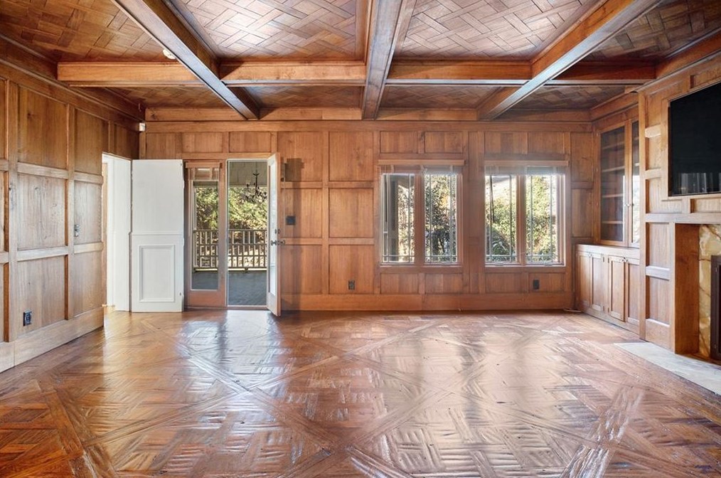 2602 Pineview Dr, Decatur GA  30030-1633 exterior