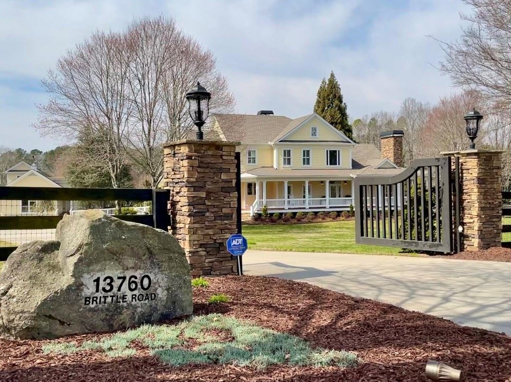 13760 Brittle Rd, Alpharetta GA 30004-3505 exterior