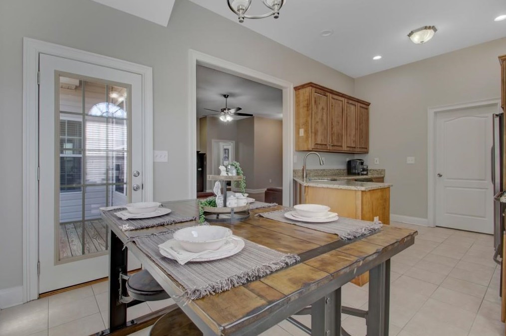 203 Brianna Blvd, Calhoun GA 30701-5009 exterior