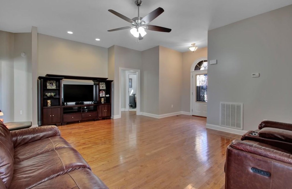 203 Brianna Blvd, Calhoun GA 30701-5009 exterior