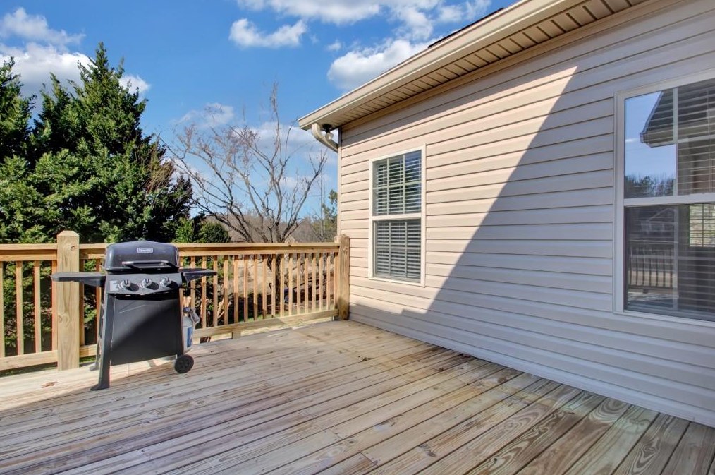 203 Brianna Blvd, Calhoun GA 30701-5009 exterior