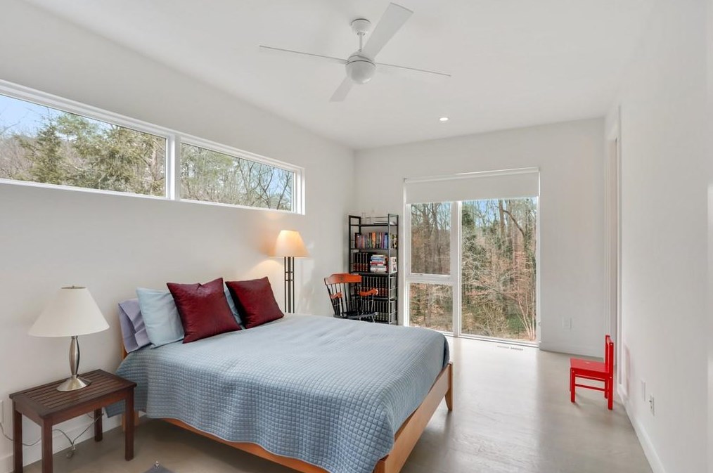 1835 Wellbourne Dr, Atlanta GA  30324-4900 exterior