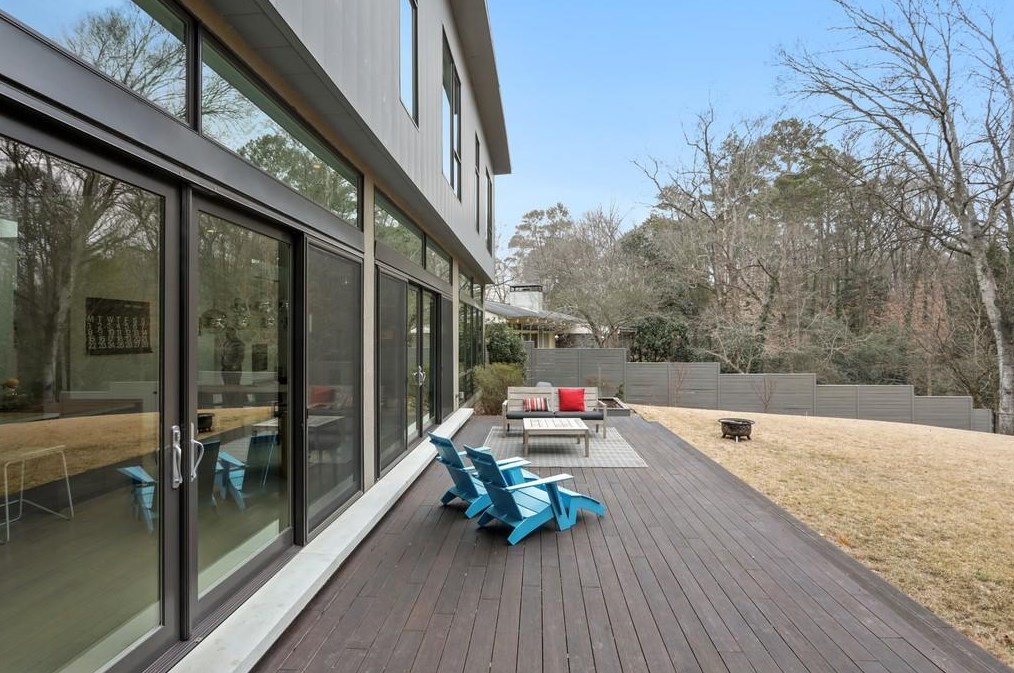 1835 Wellbourne Dr, Atlanta GA  30324-4900 exterior
