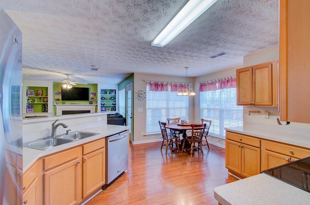 3268 High Vw Ct, Gainesville GA 30506-7211 exterior