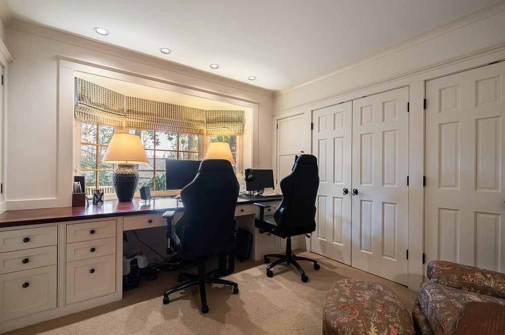 2721 Wyngate Dr, Atlanta GA  30305-2831 exterior