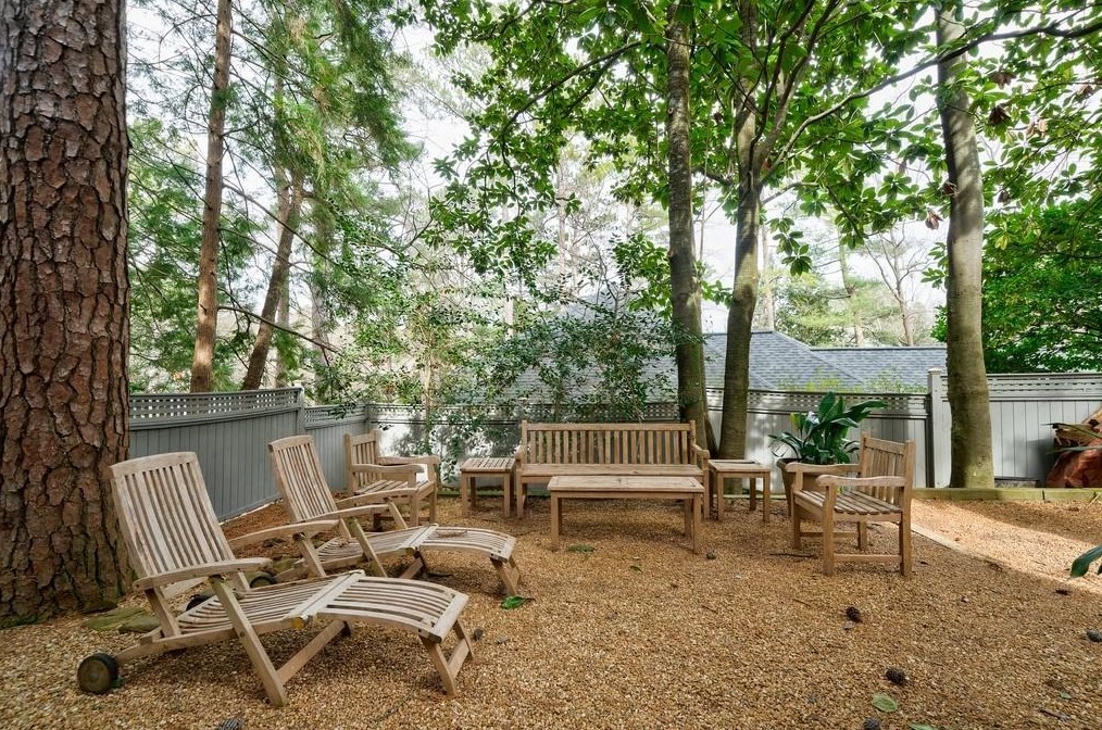 2721 Wyngate Dr, Atlanta GA  30305-2831 exterior
