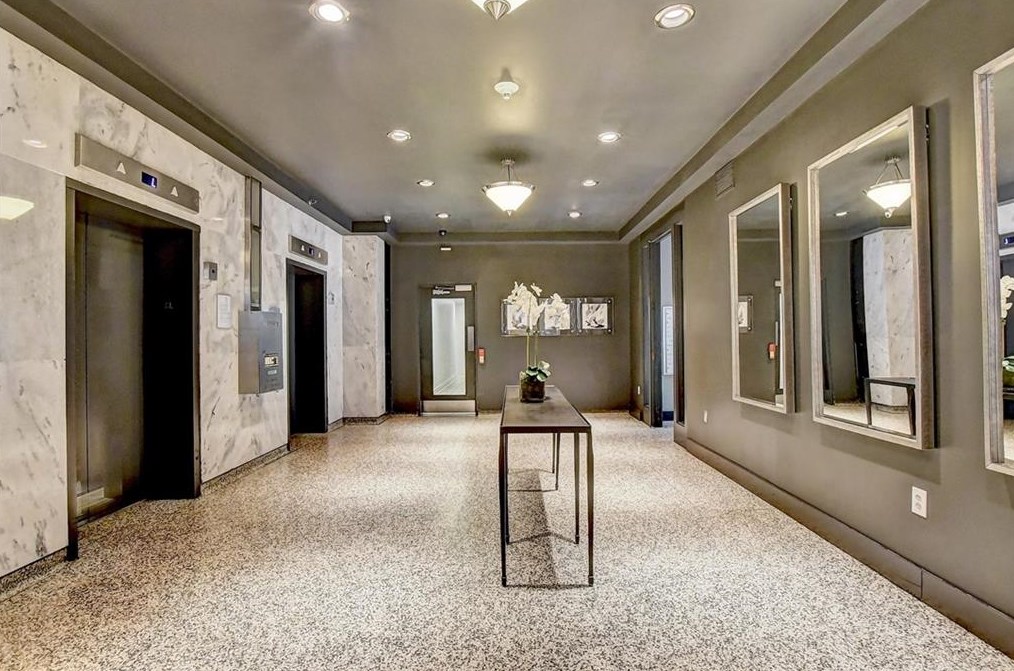 620 Peachtree St, Atlanta GA  30308-2351 exterior