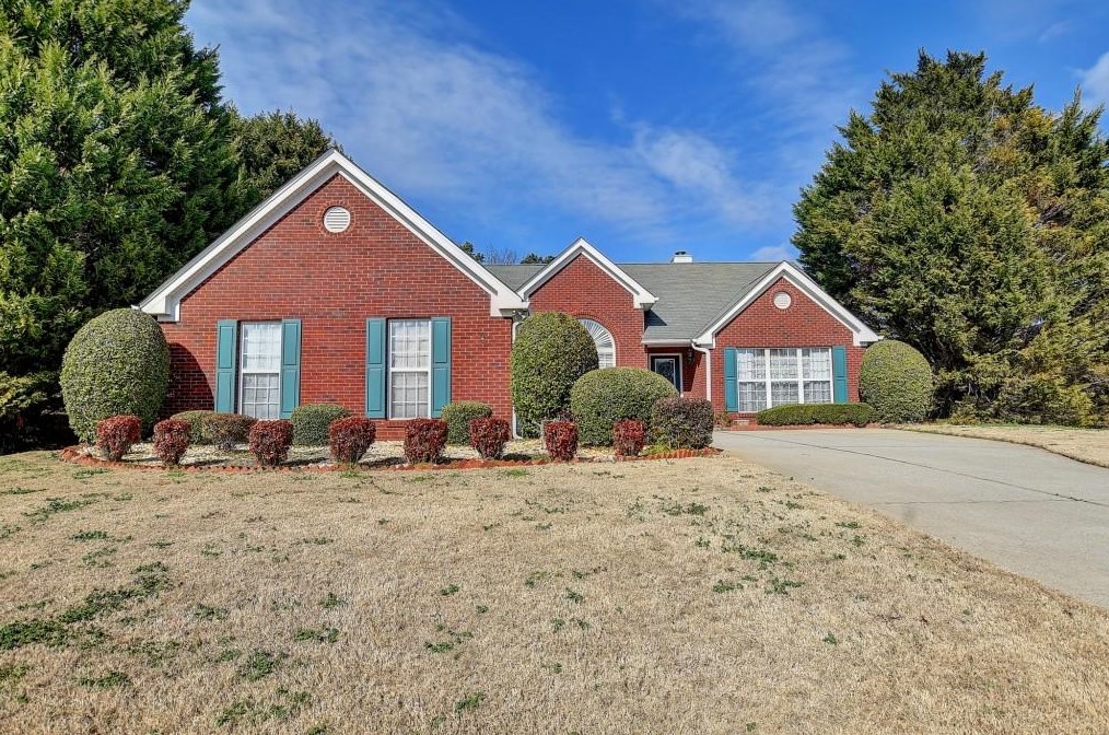 7125 Valley Forest Dr, Cumming GA  30041-2141 exterior
