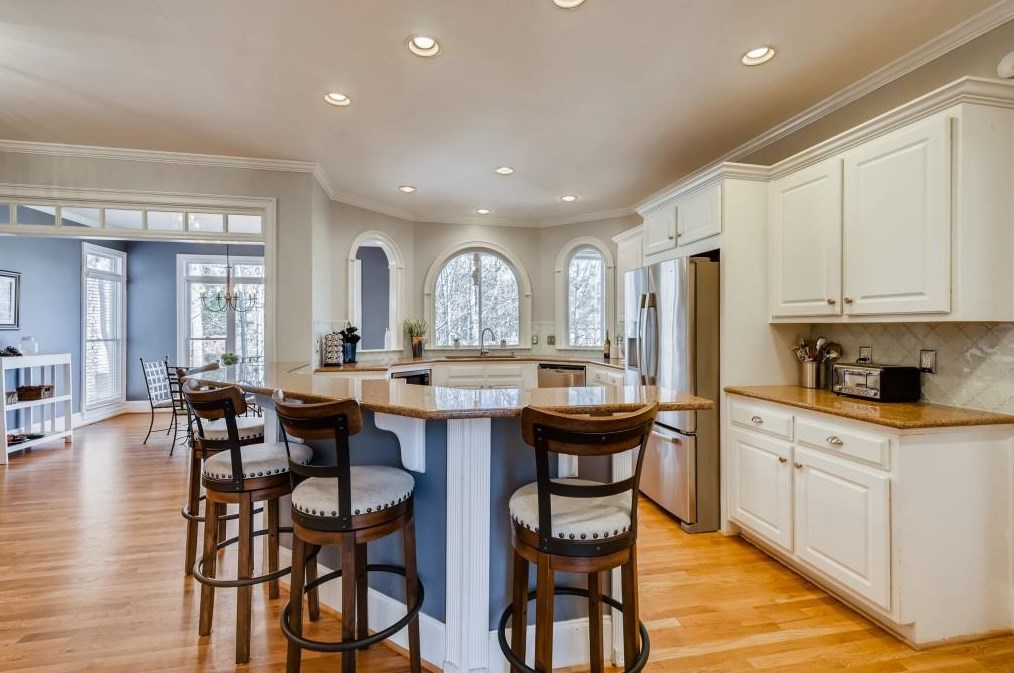 565 Guildhall Pl, Alpharetta GA 30022-8535 exterior