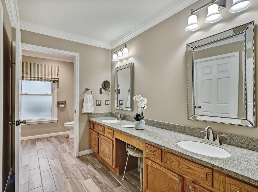 10 Waterford Ct, Atlanta GA  30328-4538 exterior