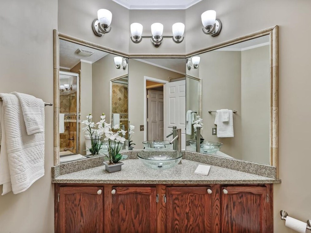 10 Waterford Ct, Atlanta GA  30328-4538 exterior
