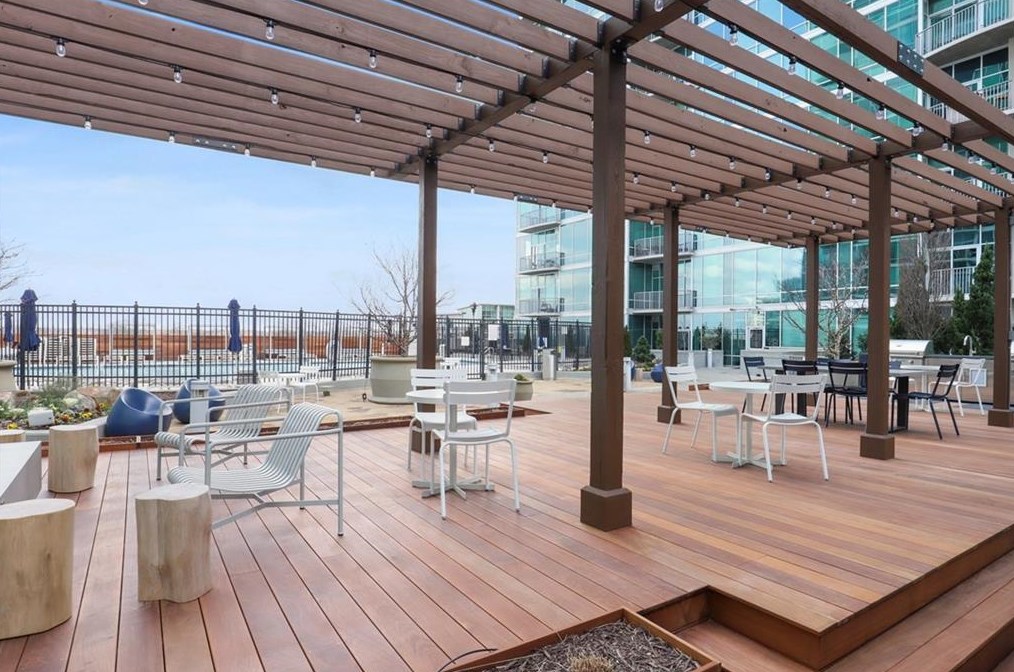 923 Peachtree St, Atlanta GA  30309-4458 exterior