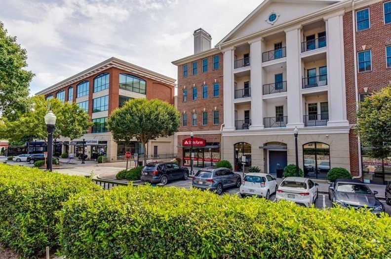 3621 Vinings Slope, Atlanta GA  30339-4107 exterior