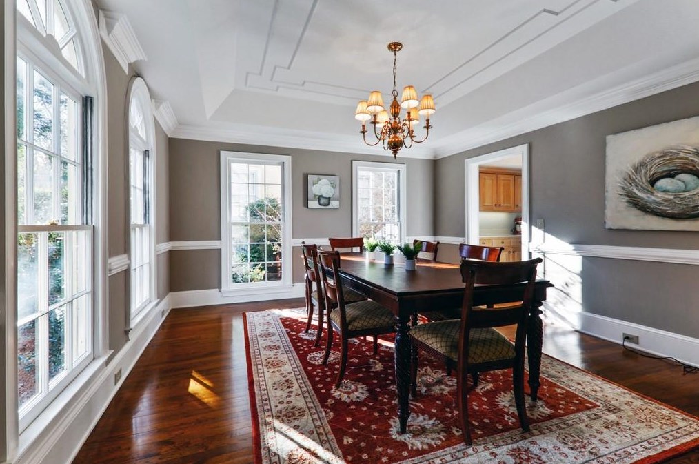 1974 Woodsdale Rd, Atlanta GA  30324-2751 exterior