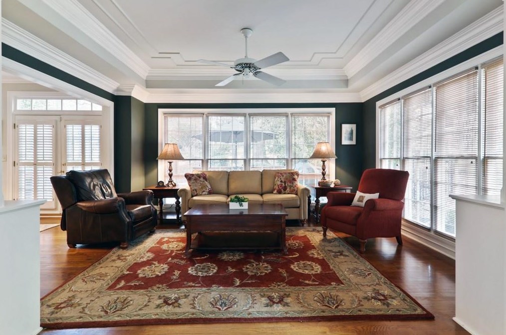 1974 Woodsdale Rd, Atlanta GA  30324-2751 exterior