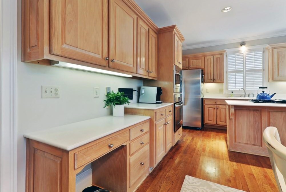 1974 Woodsdale Rd, Atlanta GA  30324-2751 exterior