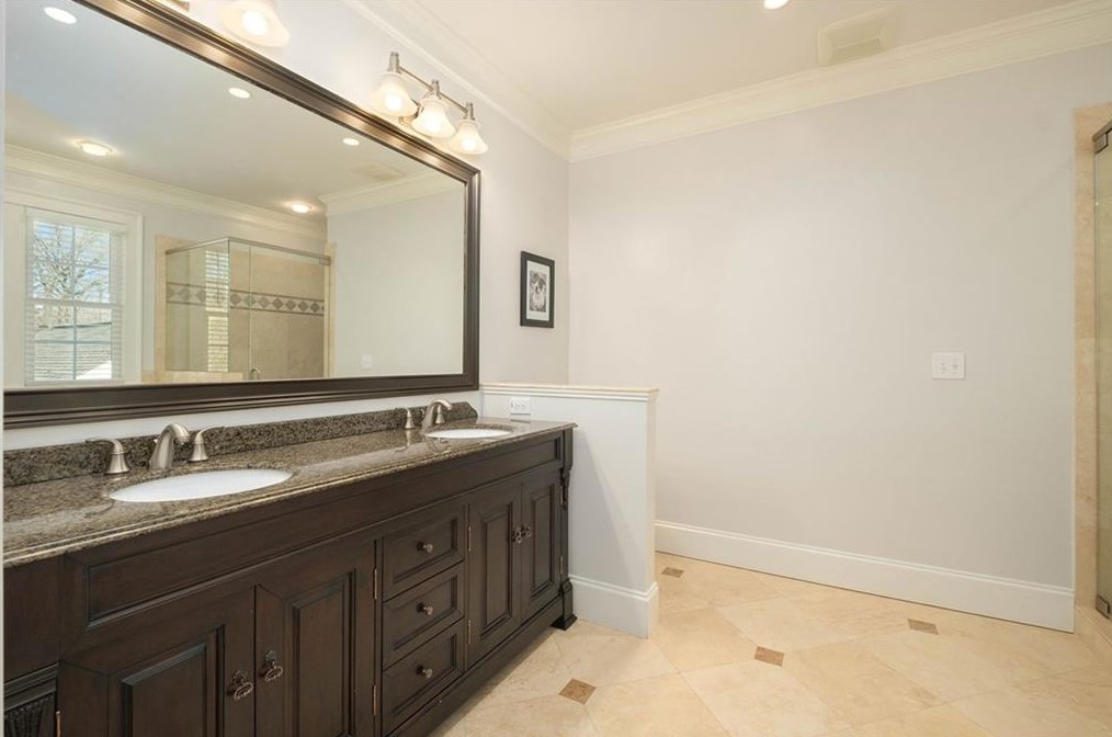 117 Chelsea Dr, Decatur GA 30030-5001 exterior