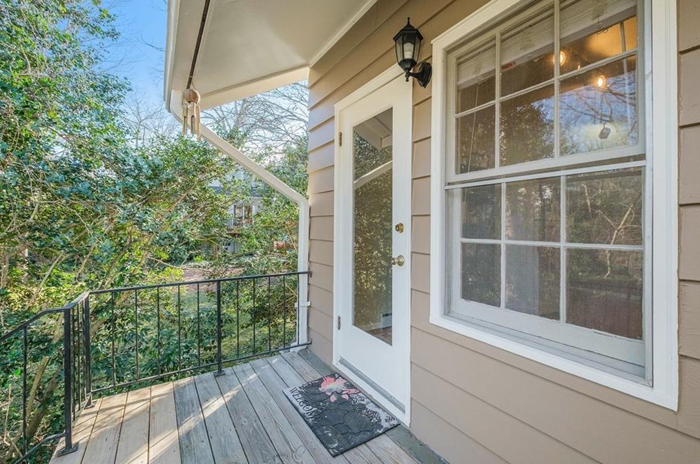 117 Chelsea Dr, Decatur GA 30030-5001 exterior