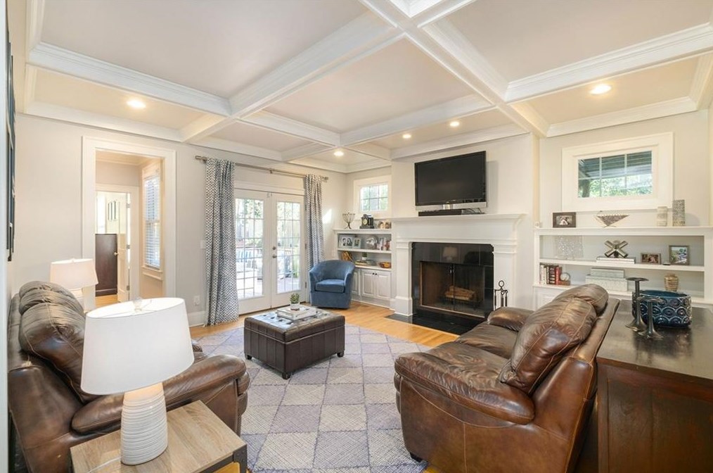 117 Chelsea Dr, Decatur GA 30030-5001 exterior