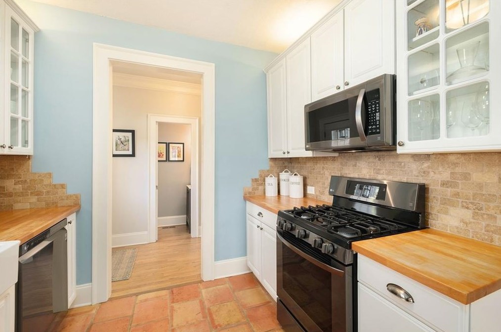 117 Chelsea Dr, Decatur GA 30030-5001 exterior