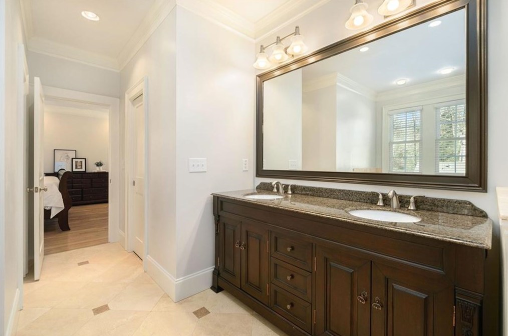 117 Chelsea Dr, Decatur GA 30030-5001 exterior