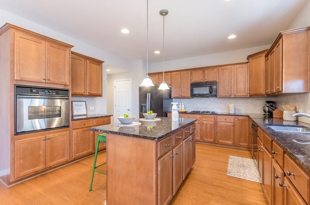 6154 Red Maple Rd, Atlanta GA  30349-1287 exterior