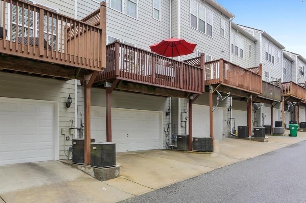 2134 Weldonberry Dr, Atlanta GA  30319-5734 exterior